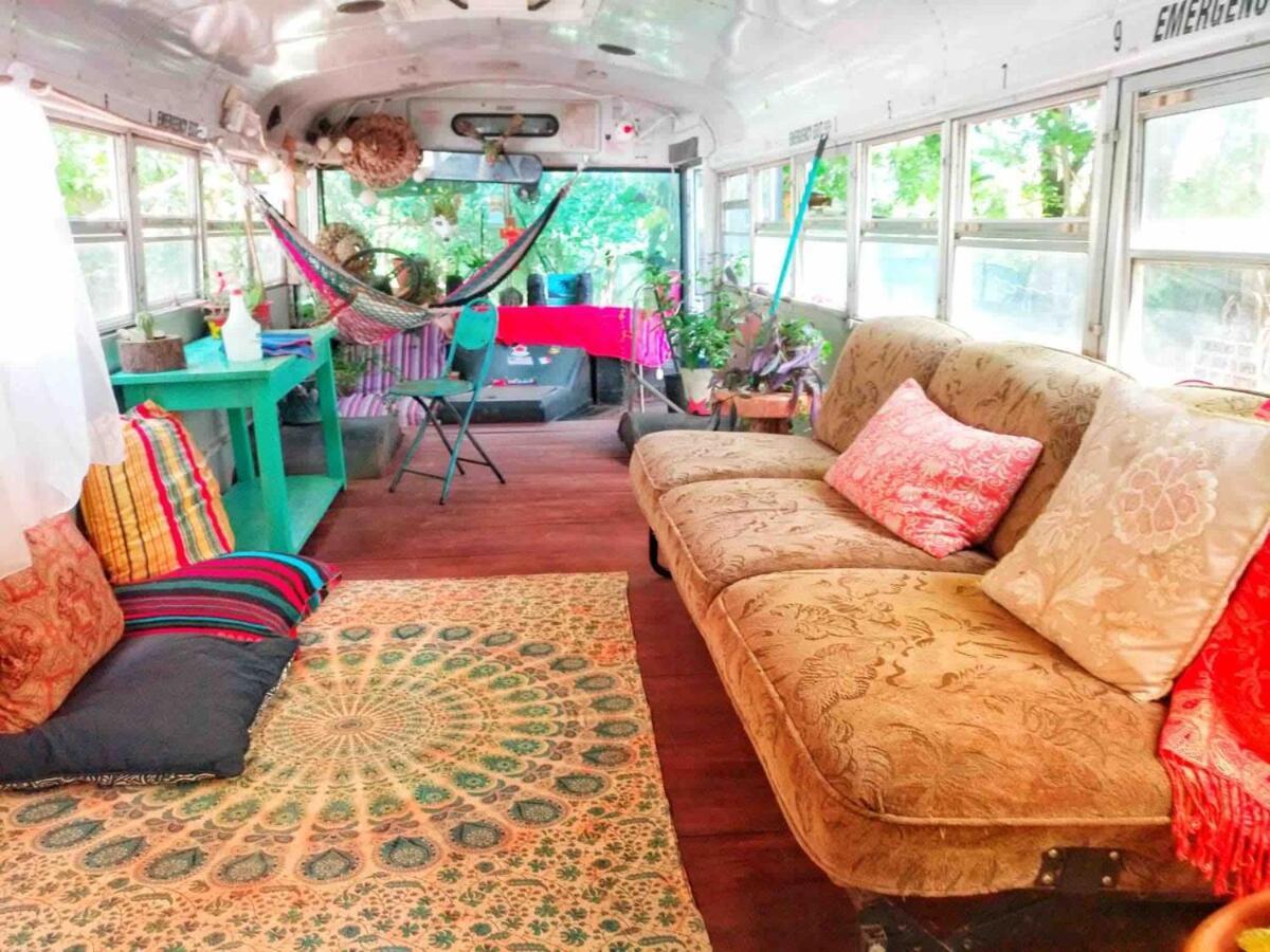 Rainbow Caravan Hostel Las Pilas Dış mekan fotoğraf