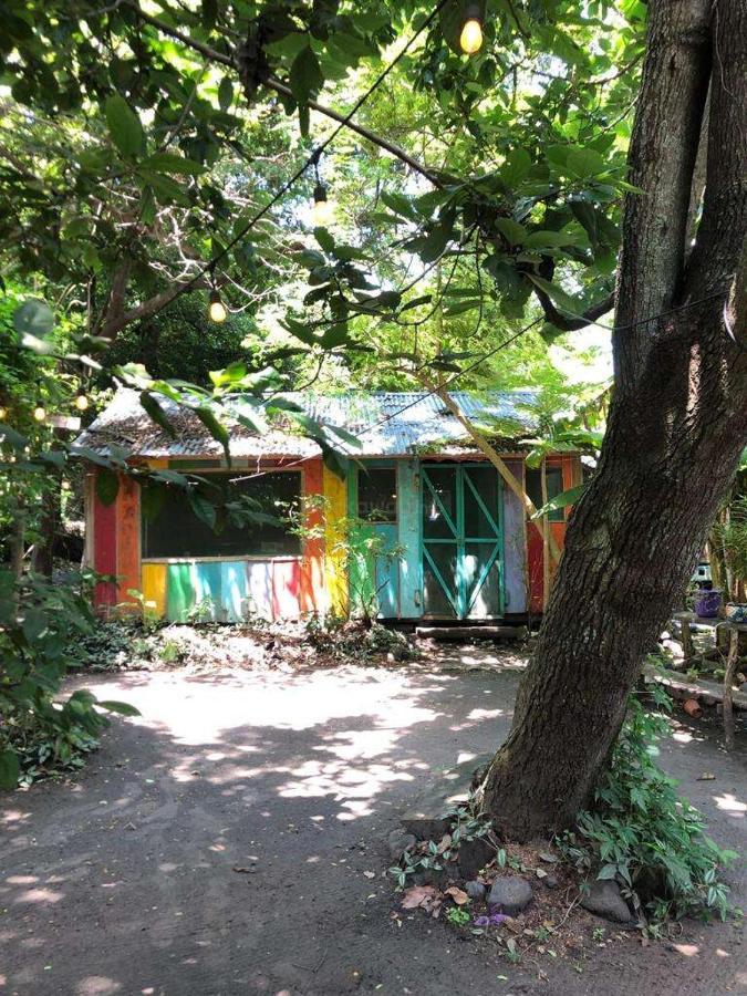 Rainbow Caravan Hostel Las Pilas Dış mekan fotoğraf