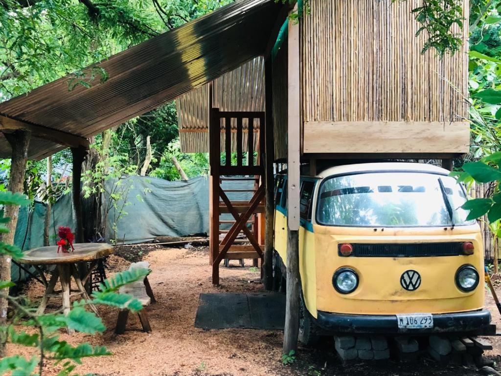 Rainbow Caravan Hostel Las Pilas Dış mekan fotoğraf