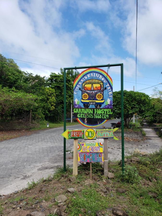 Rainbow Caravan Hostel Las Pilas Dış mekan fotoğraf