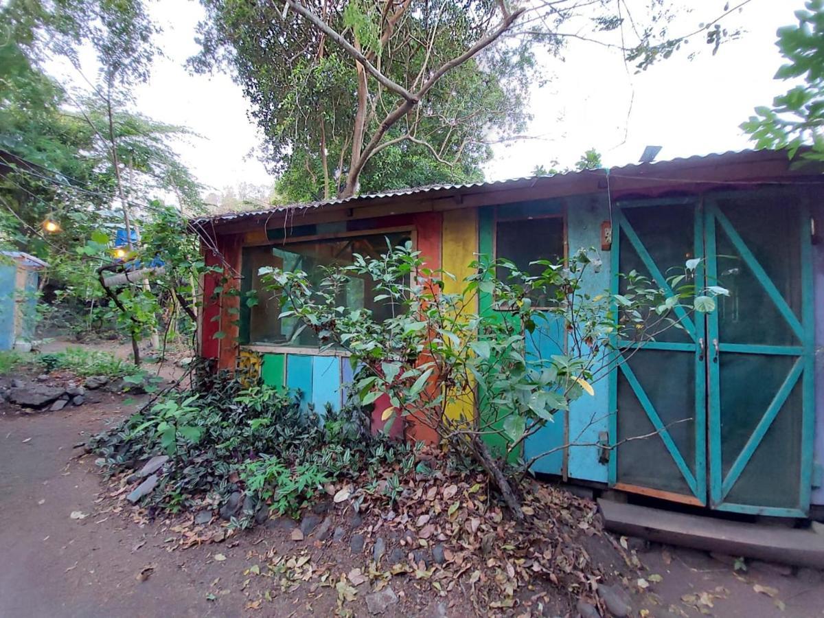 Rainbow Caravan Hostel Las Pilas Dış mekan fotoğraf